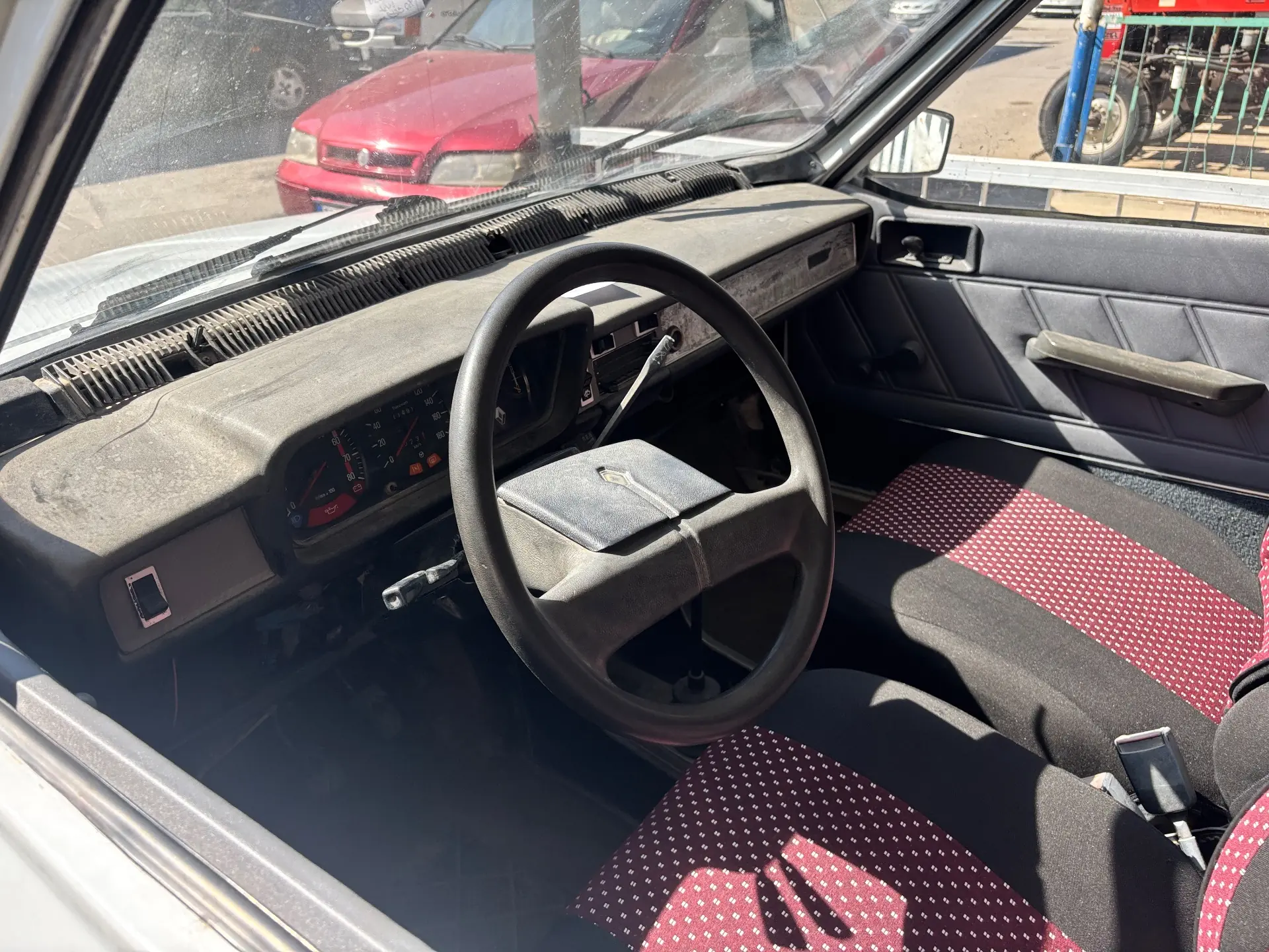 1995 Renault R 12 görsel 9