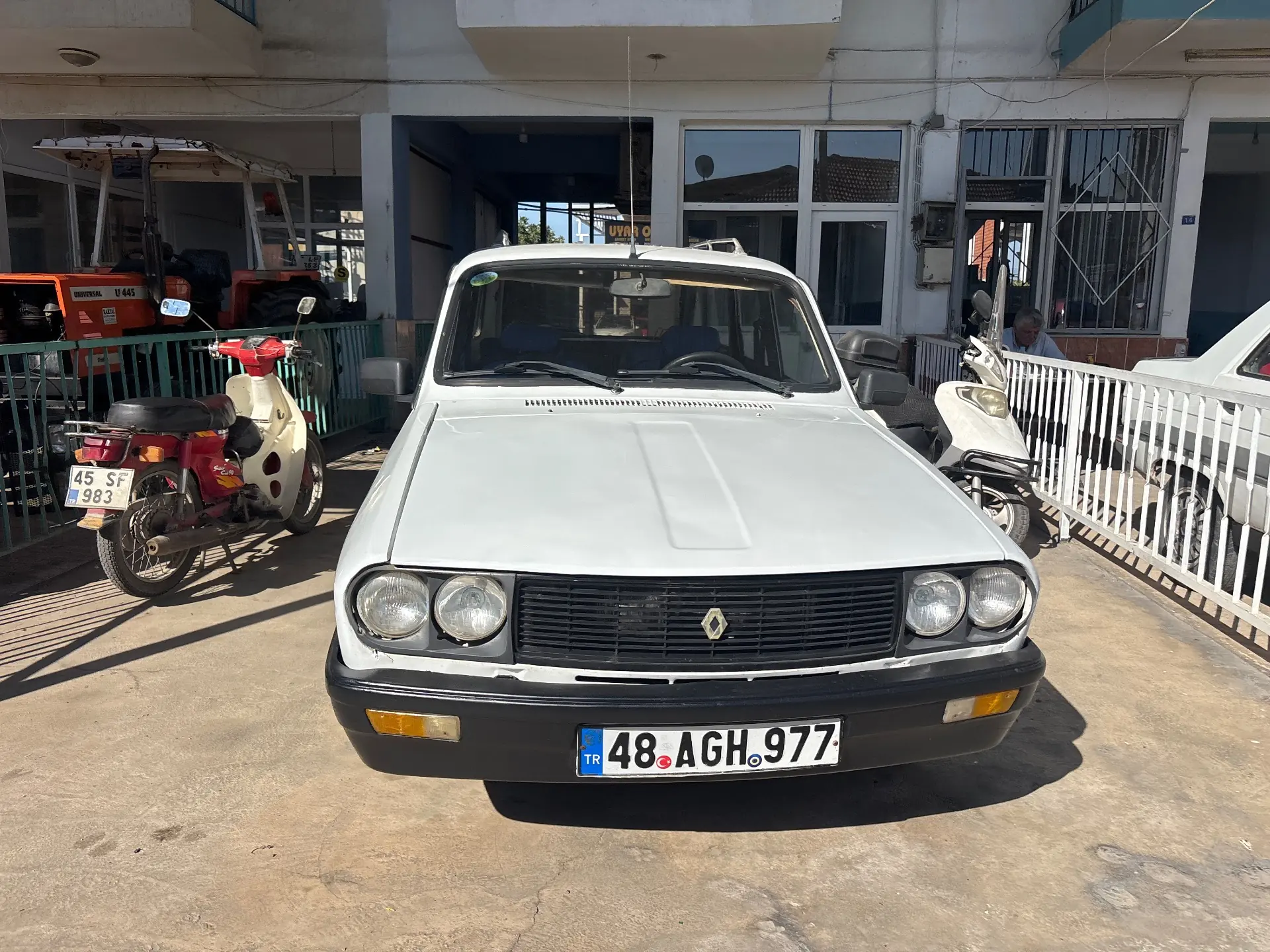 1990 Renault R 12 görsel 2